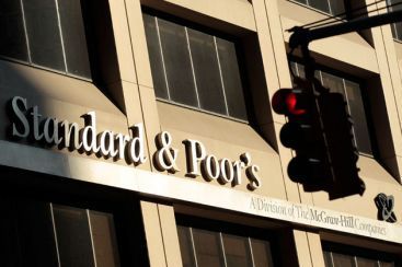 S P arunca o noua bomba. Pune sub supraveghere, cu implicatii negative, ratingul fondului de urgenta al zonei euro VIDEO