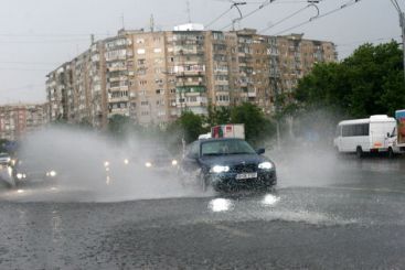 Sfaturi pentru drum bun. Ce amenzi riscati daca nu respectati regulile de circulatie VIDEO