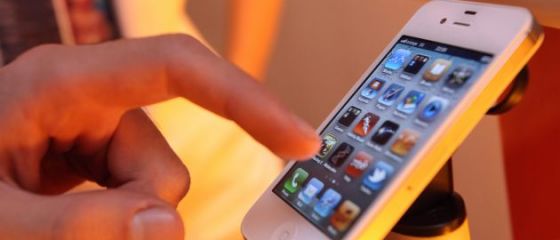 Studiu: 20% dintre consumatorii care folosesc un smartphone, influentati de reclamele pe mobil