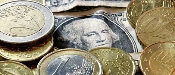 Summitul UE nu a salvat moneda unica. Euro isi continua scaderea in raport cu dolarul