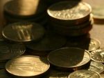Guvernul a decis majorarea salariului minim la 700 lei. 800.000 de angajati vor primi 30 de lei in plus