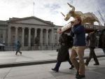 Vitelul de aur sau cum au protestat manifestantii Occupy DC cultul banilor GALERIE FOTO