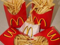 
	Cel mai cunoscut lant de fast-food din lume vrea sa demonstreze ca vinde mancare sanatoasa. Noul clip McDonald`s VIDEO

