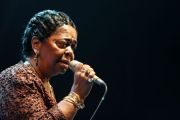 S-a stins din viata Cesaria Evora. Diva desculta isi incheiase cariera in septembrie, din cauza problemelor de sanatate