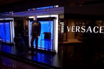 Adio, Armani si Versace. Brandurile de lux au cazut victima crizei din Europa VIDEO