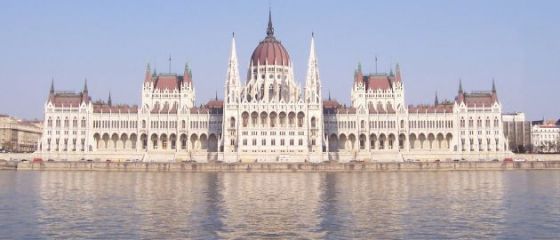 Ungaria vrea sa reia discutiile cu FMI si CE. Nu da inapoi pe legea bancii centrale