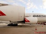 Qantas Airbus A380 vs. Starship Enterprise. Asemanarile incredibile. GALERIE FOTO