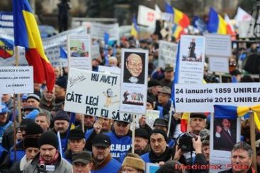 Ziua Unirii, sub semnul protestelor. Foste cadre militare, sindicalisti din sanatate, invatamant, dar si angajati ai companiilor feroviare au iesit in strada VIDEO