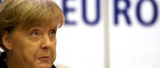 Merkel, acuzata ca nu face nimic pentru a rezolva criza datoriilor: Reactioneaza intotdeauna cu un sfert de ora intarziere . Cine ii reproseaza asta