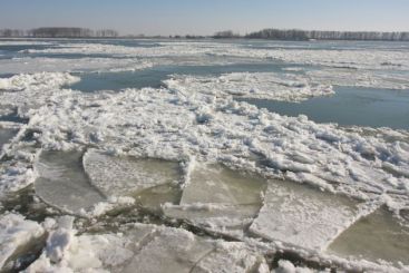 Gerul a creat un peisaj de basm pe litoral, dar a blocat traficul pe Dunare si in Delta VIDEO