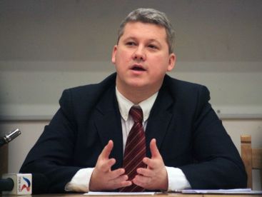 Premierul interimar, Catalin Predoiu, asigura pietele externe ca Romania este stabila din punct de vedere economic VIDEO