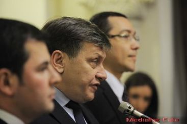 Opozitia nu va vota noul Cabinet. Nu vrea in fruntea Guvernului un sef de serviciu secret. VIDEO