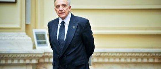 Mugur Isarescu: Scaderea investitiilor straine directe a dus la recesiune. BNR singura nu poate sustine PIB-ul, atrageti fonduri UE