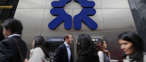 Banii vorbesc. Mai multi angajati ai bancii RBS, arestati pentru evaziune fiscala