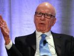 Rupert Murdoch isi apara afacerile. Asigura ca publicatia The Sun va continua sa apara, desi 5 dintre angajatii sai sunt arestati pentru coruptie