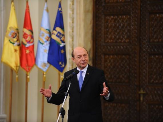 Basescu: Este exclusa intreruperea livrarii energiei electrice catre populatie. Se va sista orice export pana la revenirea la parametri normali