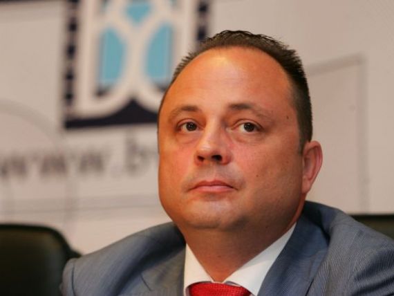 Ministrul Economiei l-a demis pe directorul Transelectrica, pentru proasta comunicare. Anuntul care a creat panica
