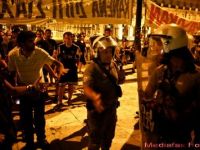 
	Culmea tupeului: protestatarii greci cer taxe de protectie proprietarilor de magazine, pentru a nu le devasta
