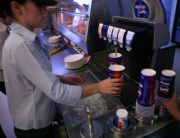 Lovitura pe piata fast-food. KFC si Pizza Hut renunta la Pepsi pentru Coca-Cola