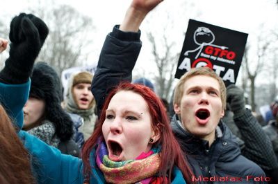 Statul care a semnat pentru ACTA, dar acum suspenda ratificarea