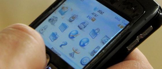 Europenilor le place sa fie smart . Vanzarile de telefoane inteligente bat record dupa record