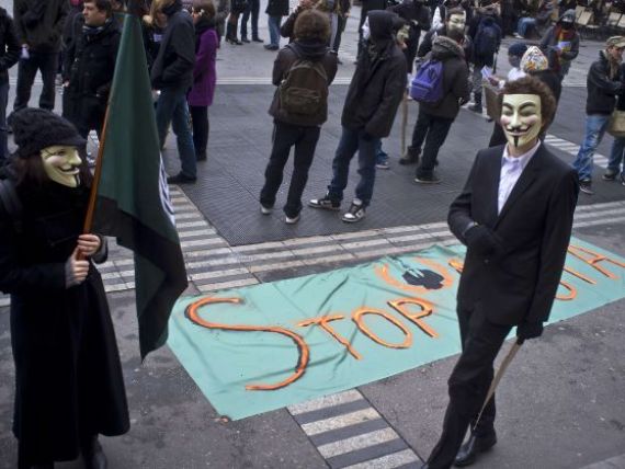 Vor un internet liber. Cateva mii de persoane manifesteaza in Europa impotriva Acordului ACTA GALERIE FOTO