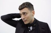 Yves Saint Laurent revine la prima dragoste. Noul director artistic al casei de moda este creatorul care a dat nastere unei piese fenomen