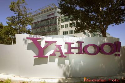 Yahoo! ameninta Facebook. Mutare strategica pentru a face rost de bani, fix ca-n scenariul cu Google in 2004
