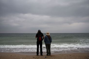 Bulgarii ne-au luat-o din nou inainte. Litoralul lor isi asteapta turistii de Pasti, al nostru arata ca dupa taifun VIDEO