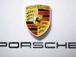 Trei fosti directori ai Porsche, acuzati pentru informatii false