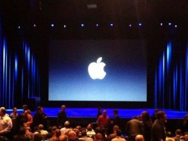 Apple si-a lansat ultima bijuterie. Ce ce vine nou iPad 3 si la ce preturi poate fi cumparata tableta FOTO + VIDEO
