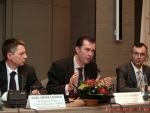 Start in lupta telecom pe o piata cat 3% din PIB-ul Romaniei. Costul de pornire al licentelor de telefonie mobila: 726,8 mil.euro. GRAFIC