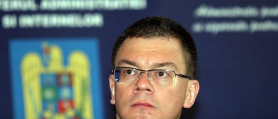 Ungureanu ia in calcul o candidatura la Presedintie. Fostii sefi ai serviciilor secrete se pot implica in politica, nu pot pleca la manastire