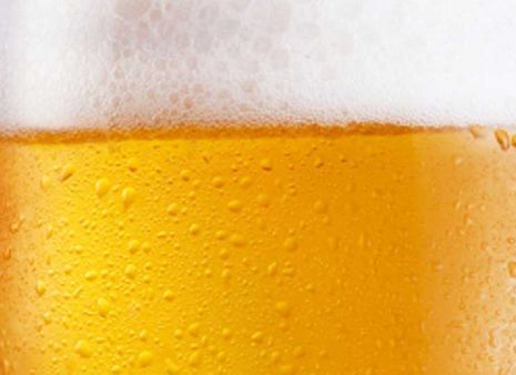 Consumul de bere a stagnat anul trecut. Cine este numarul 1 in preferintele romanilor
