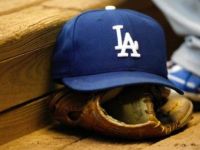 
	Cea mai mare tranzactie din sportul american: Los Angeles Dodgers a fost vanduta pentru 2 mld. dolari
