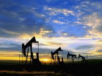 
	Franta, Marea Britanie si SUA vor sa forteze scaderea pretului petrolului prin utilizarea rezervelor nationale
