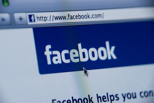 Yahoo! acuza Facebook de furt de patente. Miza din spatele scandalului declansat inaintea listarii retelei de socializare