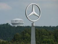 
	Mercedes vine foarte aproape de Romania. A inaugurat o fabrica de 800 mil. euro in Europa, pentru a ataca suprematia BMW
