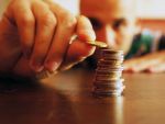 Are 50 de ani si este de 3,5 ori mai scumpa ca dolarul. Povestea celei mai valoroase monede din lume
