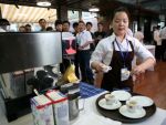 China, noul miraj. De ce vor producatorii de cafea sa-i convinga pe asiatici sa renunte la ceai