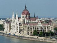 
	Vecinii se afunda in criza. Ungaria trebuie sa faca economii suplimentare de 135 milioane euro

