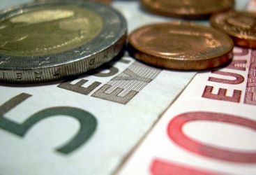 Semnal de alarma. Importam de trei ori mai mult decat exportam. Deficitul comercial a crescut cu aproape 60%, in primele doua luni. VIDEO