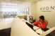 
	Avon a numit in functia de CEO un fost vicepresedinte la Johnson &amp; Johnson. Actiunile au scazut cu 3,5%
