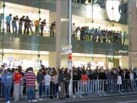 
	Secretele din spatele succesului Apple, compania care genereaza 5.600 dolari pe metru patrat si atrage 20.000 de fani pe saptamana FOTO
