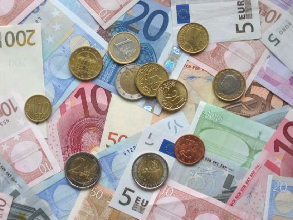 Bancile din zona euro renunta la finantarea comertului mondial din cauza crizei datoriilor