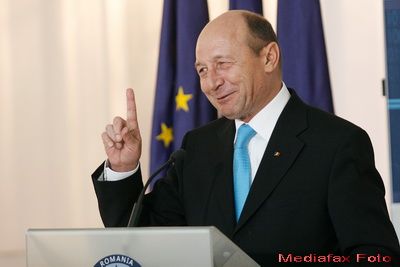 Traian Basescu: Beneficii din exploatarea resurselor naturale trebuie investite in educatie