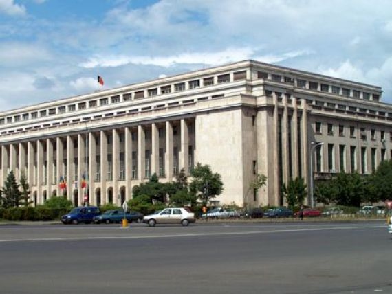 Ponta pastreaza actuala structura guvernamentala:16 ministere si 20 de membri ai Executivului