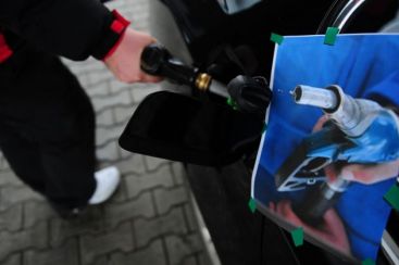 Petrom mai aplica o scumpire, la 10 zile de ultima majorare. La cat au ajuns preturile carburantilor VIDEO