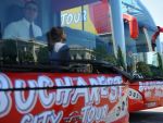 Bucurestiul se lauda cu 4 autobuze pentru traseul turistic, dotate asemenea celor din marile capitale