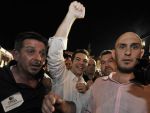 Alegerile din Grecia arunca din nou zona euro in haos. Acordurile cu FMI si UE ar putea fi blocate, euro cade, bursele deschid in scadere